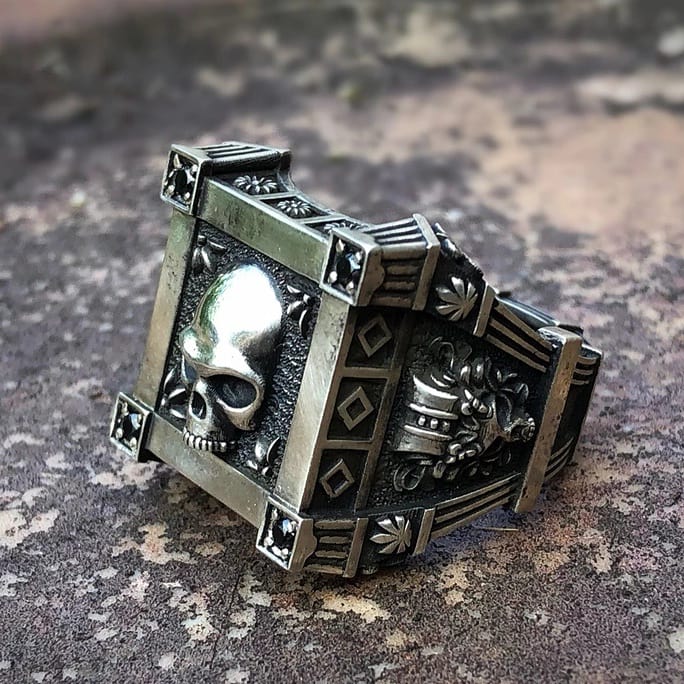 Bague chevalière skull - 8 / argent / acier inoxydable