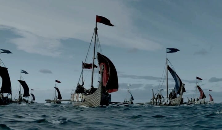 Bateaux vikings naviguant sur l’océan - en rapport avec Rollo, duc de Neustrie.