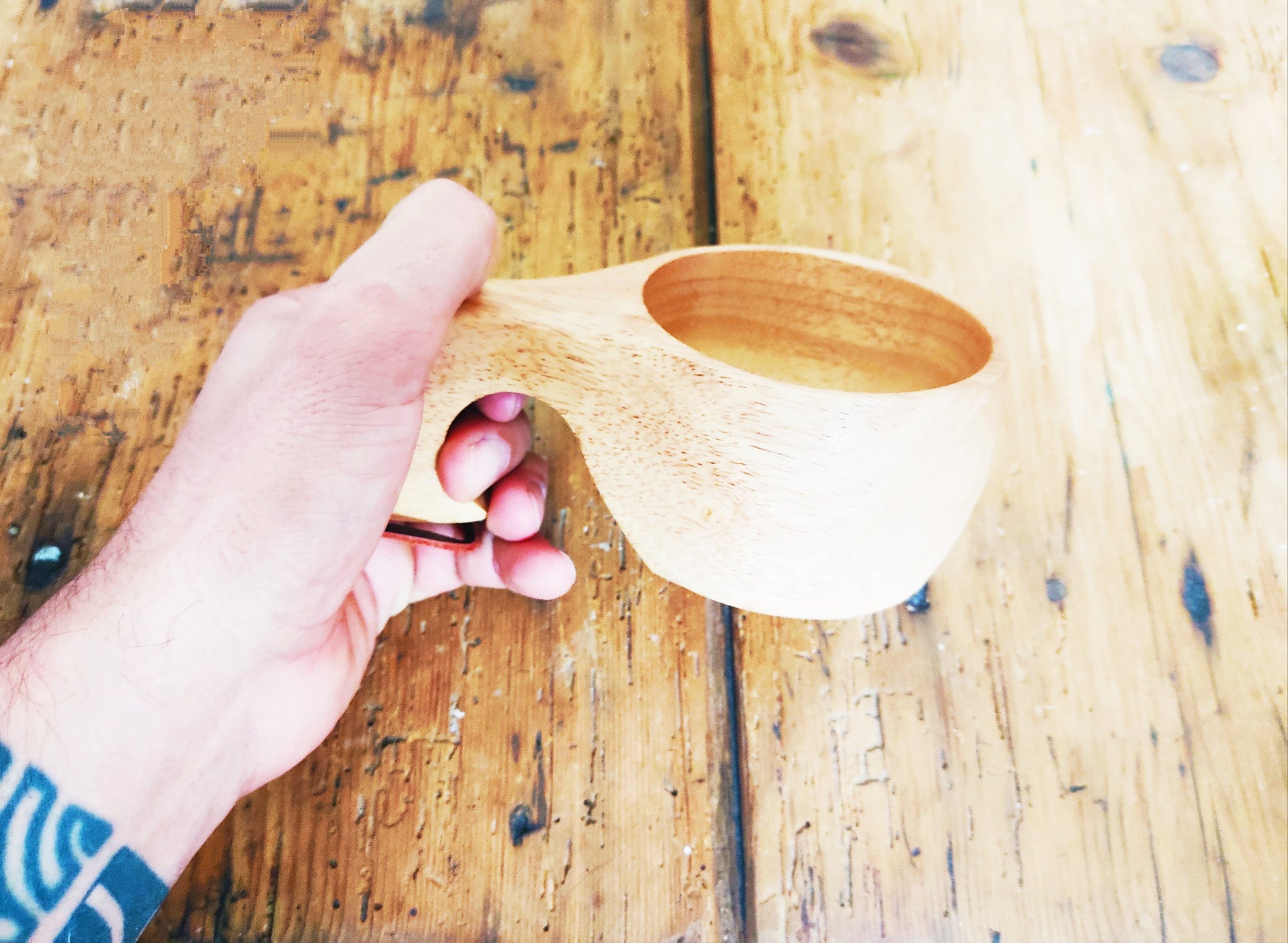 Tasse scandinave ’ Freya’ en bois d’hévéa