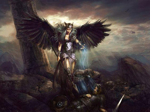 Une femme avec des ailes sur une montagne, symbole viking de Valhalla et du dieu Odin.